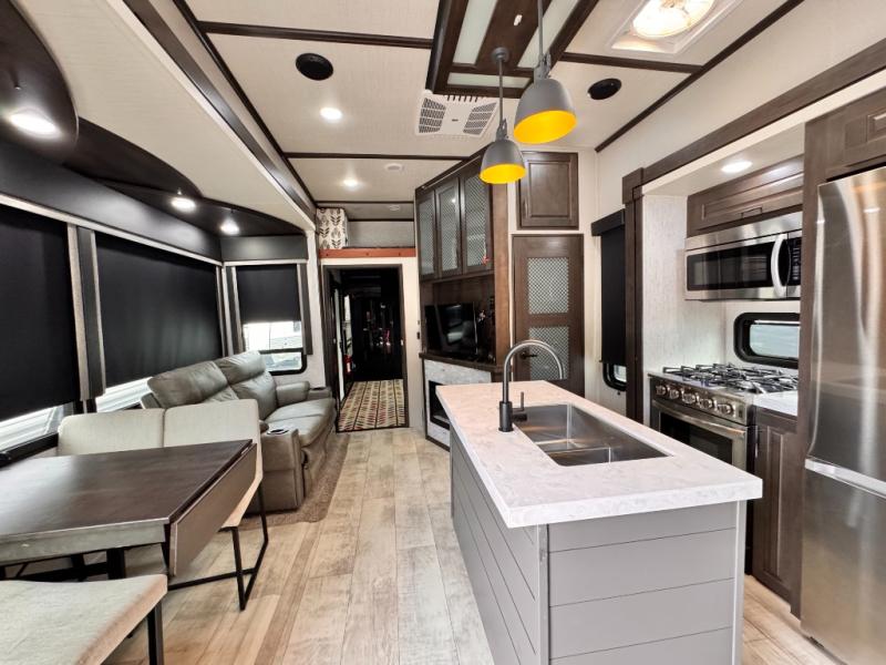 2022 Grand Design Momentum 397THS Toy Hauler photo 17