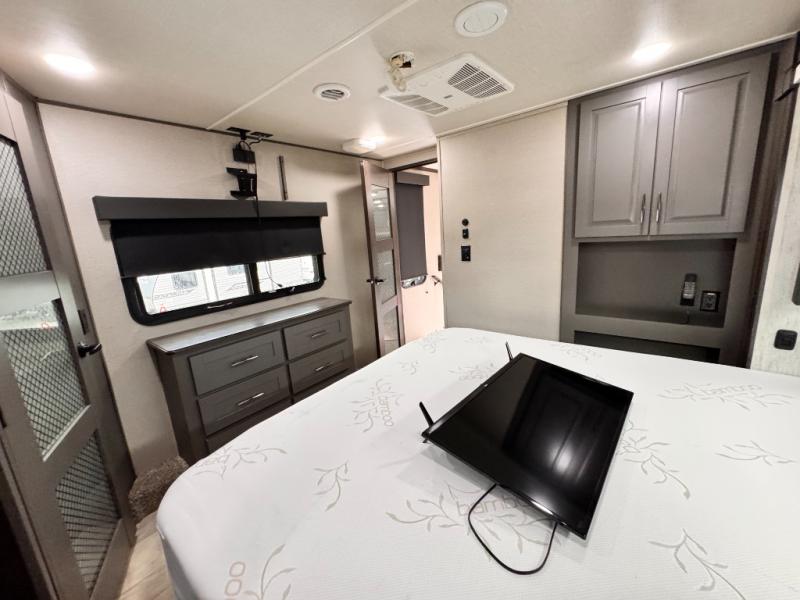 2022 Grand Design Momentum 397THS Toy Hauler photo 39