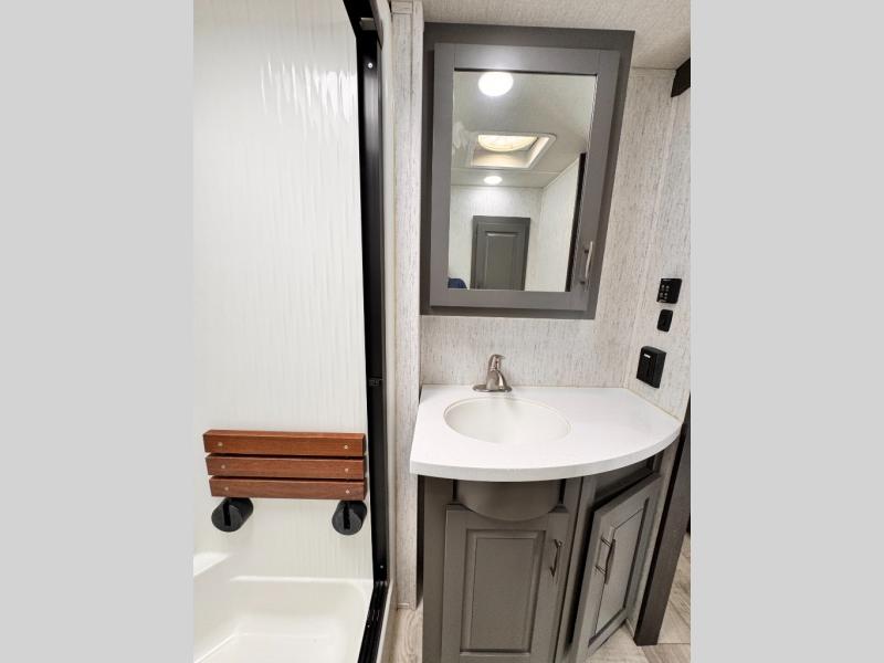 2022 Grand Design Momentum 397THS Toy Hauler photo 46