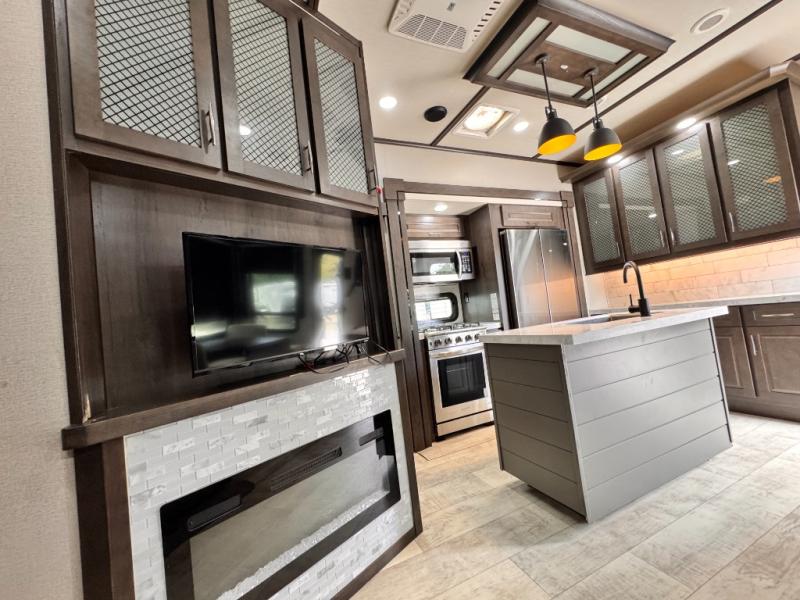 2022 Grand Design Momentum 397THS Toy Hauler photo 15