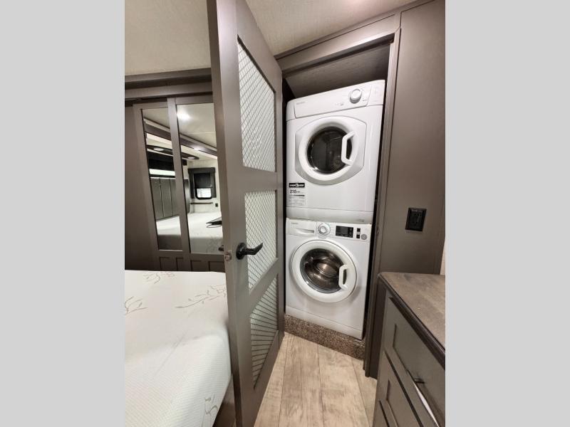 2022 Grand Design Momentum 397THS Toy Hauler photo 42