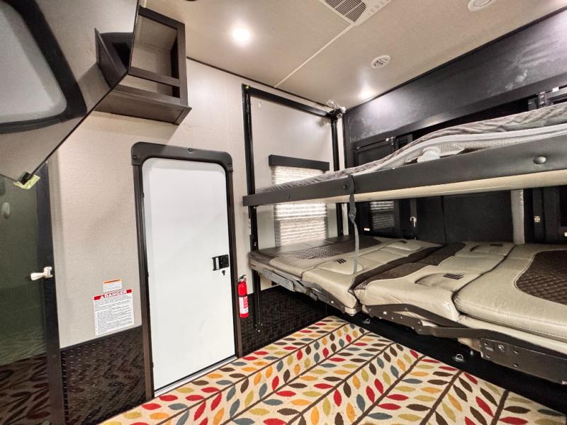 2022 Grand Design Momentum 397THS Toy Hauler photo 27