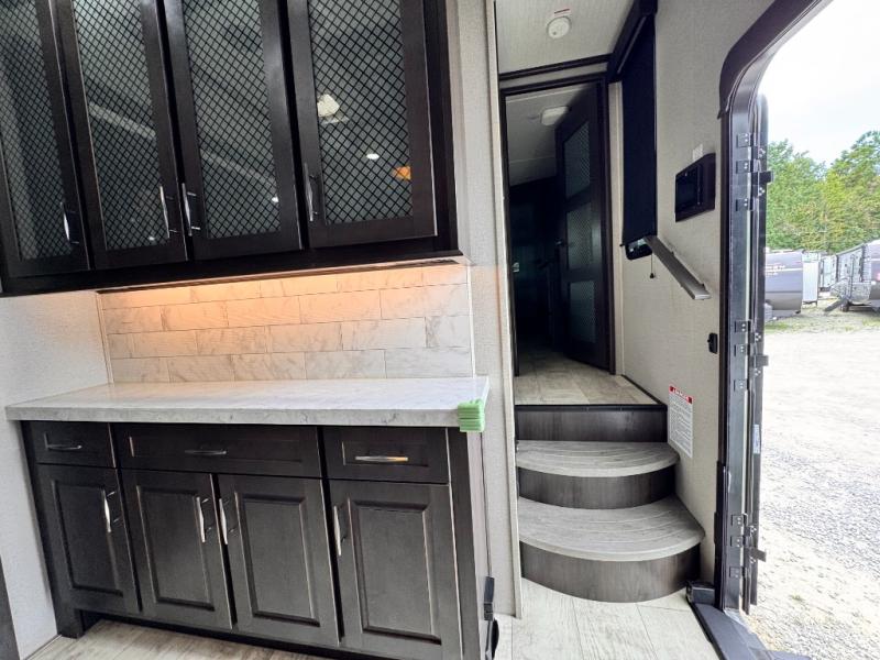 2022 Grand Design Momentum 397THS Toy Hauler photo 36