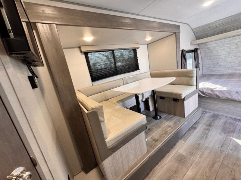2026 Coachmen RV Catalina Summit Series 7 184BHSX photo 12