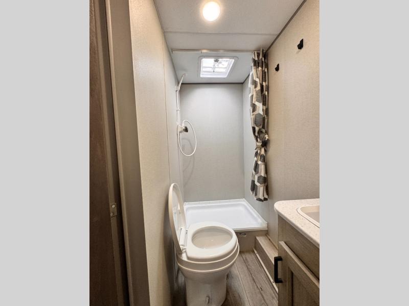 2026 Coachmen RV Catalina Summit Series 7 184BHSX photo 20