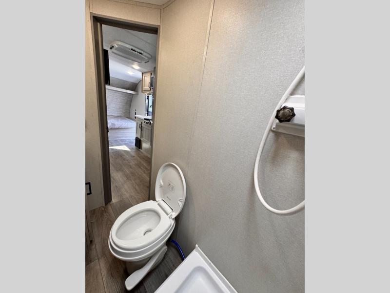 2026 Coachmen RV Catalina Summit Series 7 184BHSX photo 22