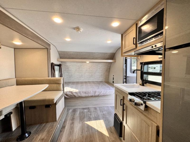 2026 Coachmen RV Catalina Summit Series 7 184BHSX photo 13
