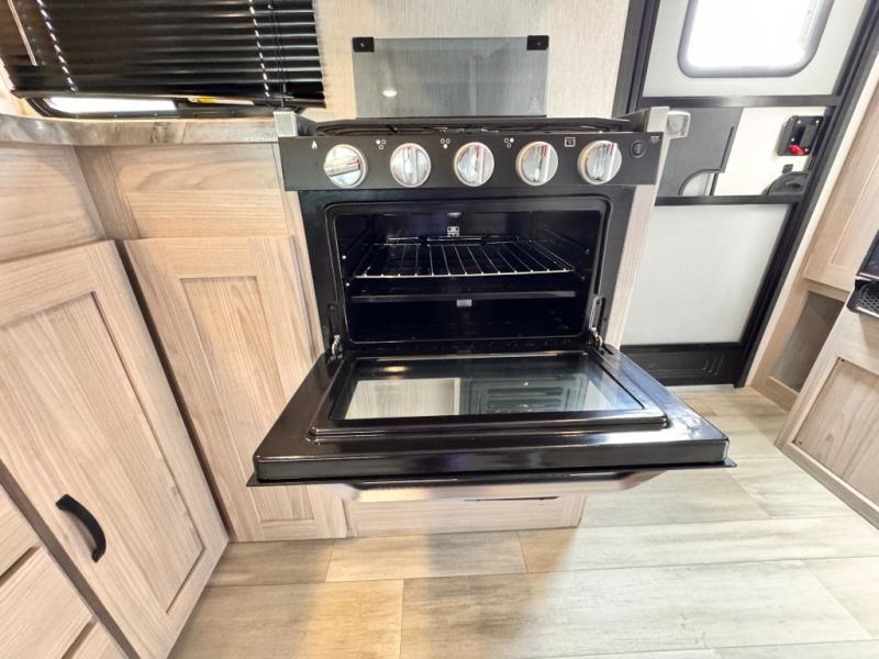 2022 Coachmen RV Spirit Ultra Lite 1943RB photo 19