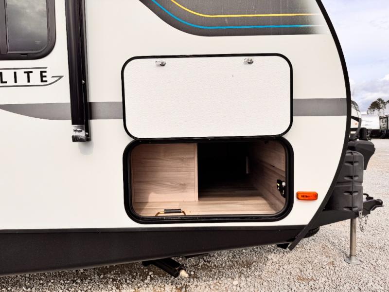 2022 Coachmen RV Spirit Ultra Lite 1943RB photo 31