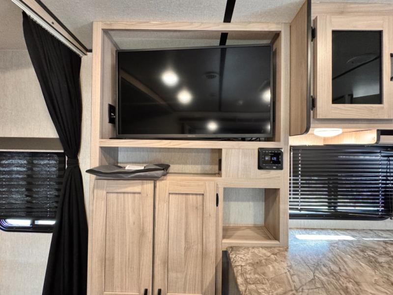 2022 Coachmen RV Spirit Ultra Lite 1943RB photo 15