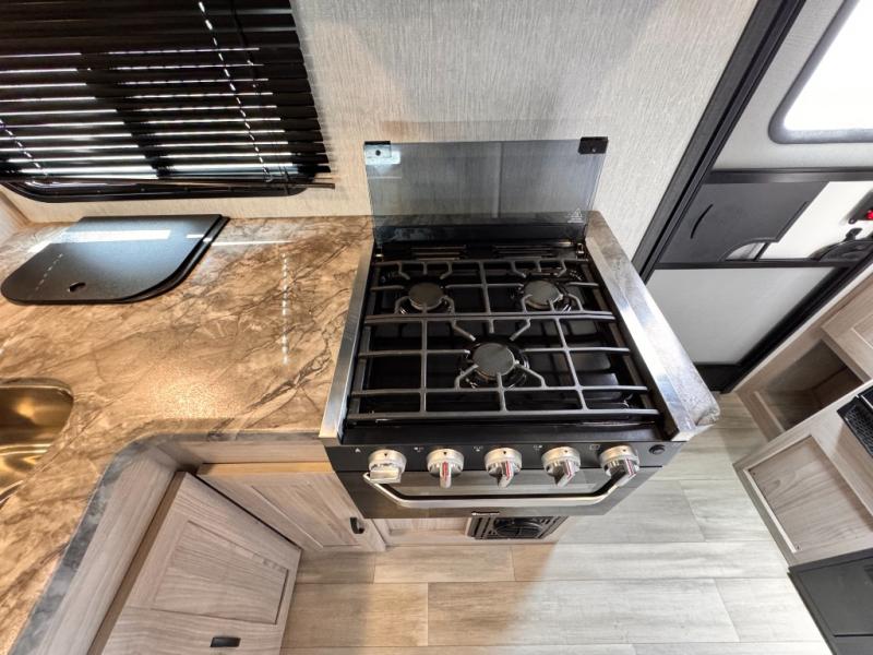 2022 Coachmen RV Spirit Ultra Lite 1943RB photo 17