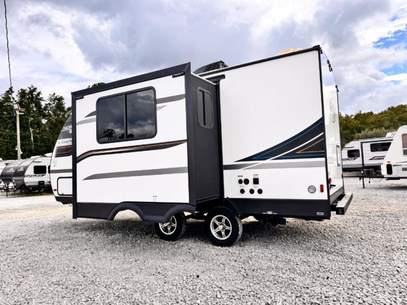 2022 Coachmen RV Spirit Ultra Lite 1943RB photo 4