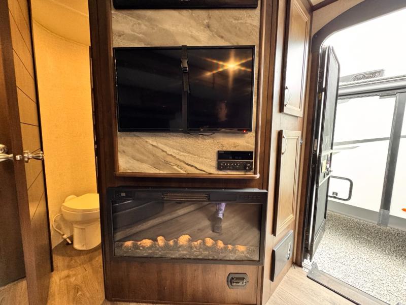 2019 Highland Ridge RV Mesa Ridge MR310BHS photo 16