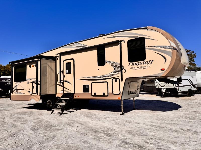 2019 Forest River RV Flagstaff Classic Super Lite 8529IKBS photo 1