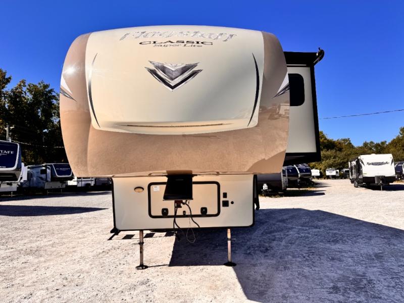 2019 Forest River RV Flagstaff Classic Super Lite 8529IKBS photo 2