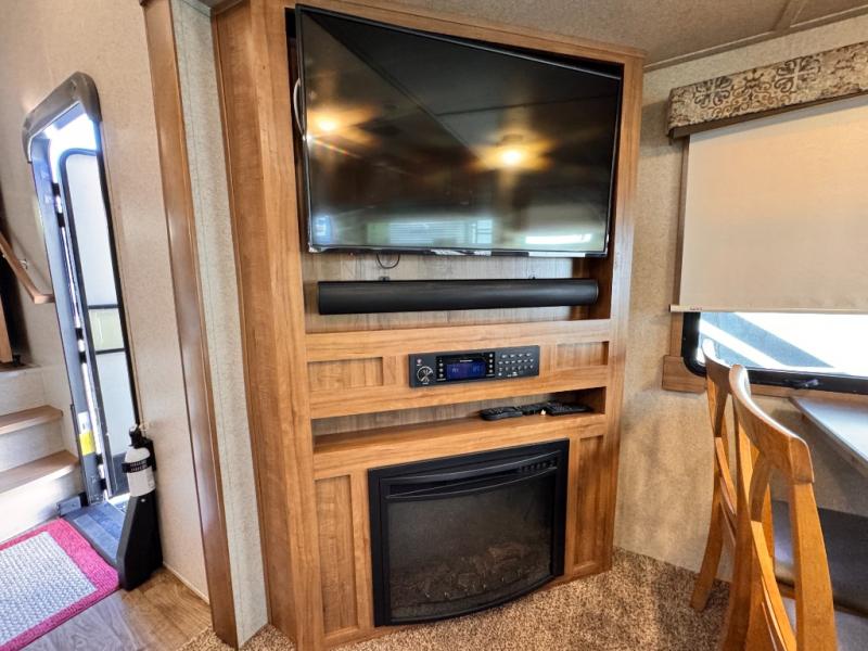 2019 Forest River RV Flagstaff Classic Super Lite 8529IKBS photo 14