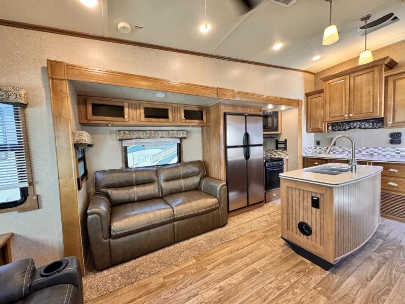 2019 Forest River RV Flagstaff Classic Super Lite 8529IKBS photo 10