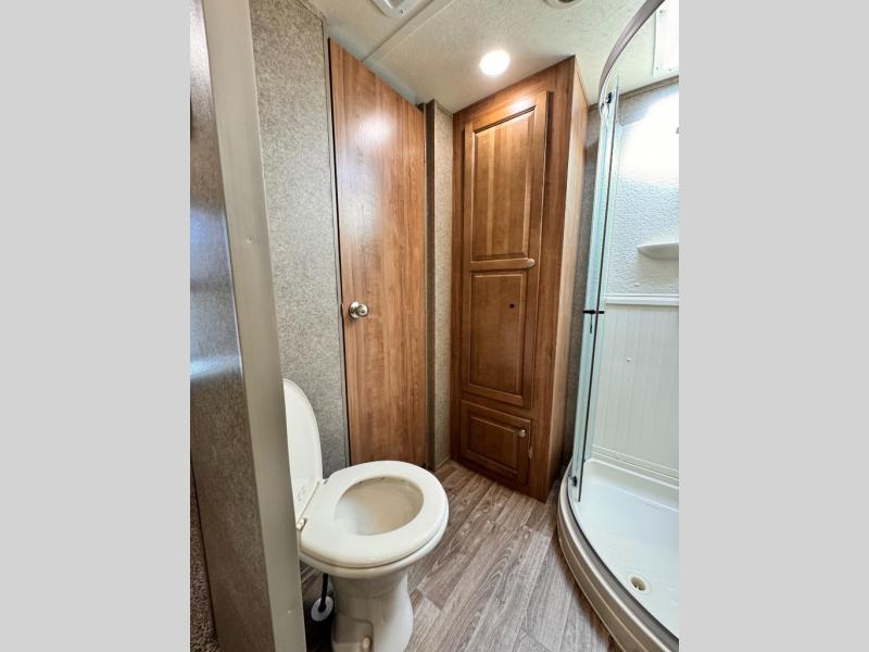 2019 Forest River RV Flagstaff Classic Super Lite 8529IKBS photo 27