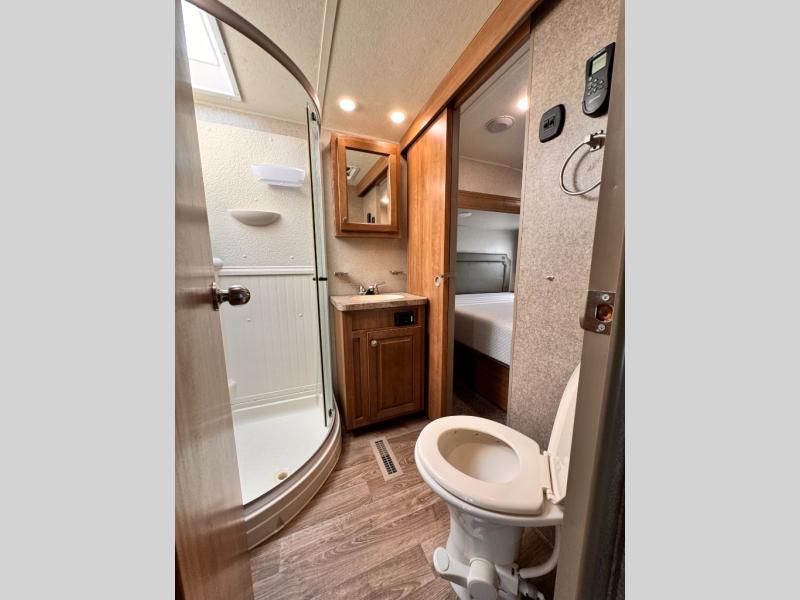 2019 Forest River RV Flagstaff Classic Super Lite 8529IKBS photo 26