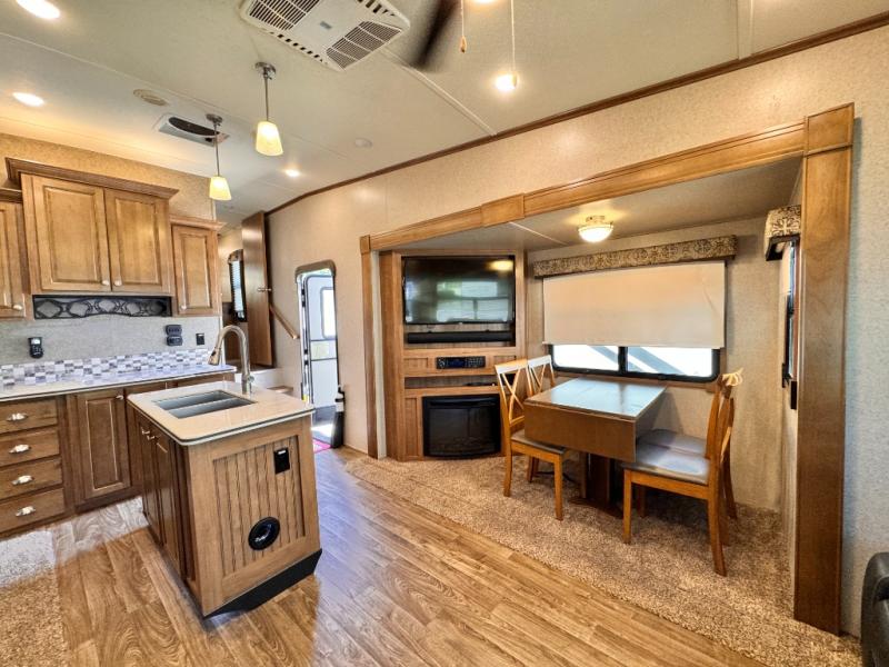 2019 Forest River RV Flagstaff Classic Super Lite 8529IKBS photo 9