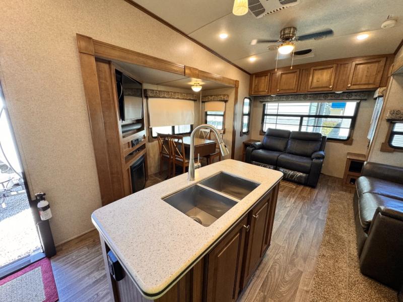 2019 Forest River RV Flagstaff Classic Super Lite 8529IKBS photo 8