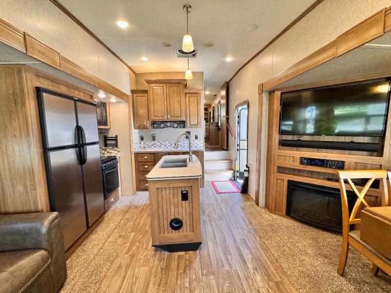 2019 Forest River RV Flagstaff Classic Super Lite 8529IKBS photo 11