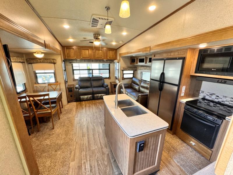 2019 Forest River RV Flagstaff Classic Super Lite 8529IKBS photo 12