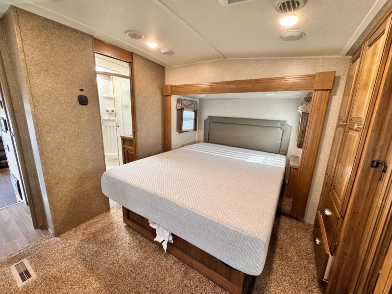 2019 Forest River RV Flagstaff Classic Super Lite 8529IKBS photo 21