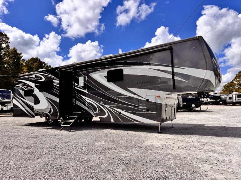 2025 Redwood RV Redwood 4001LK photo 1