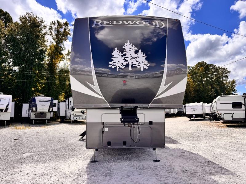2025 Redwood RV Redwood 4001LK photo 2