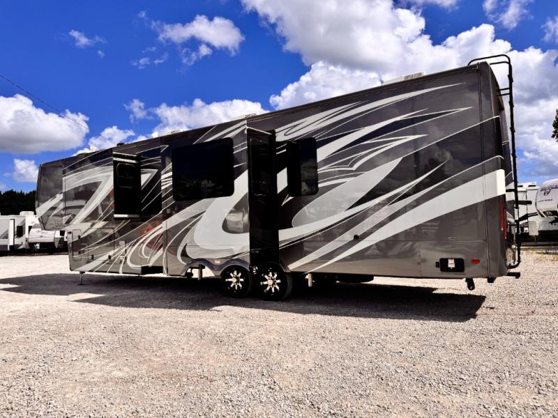 2025 Redwood RV Redwood 4001LK photo 4