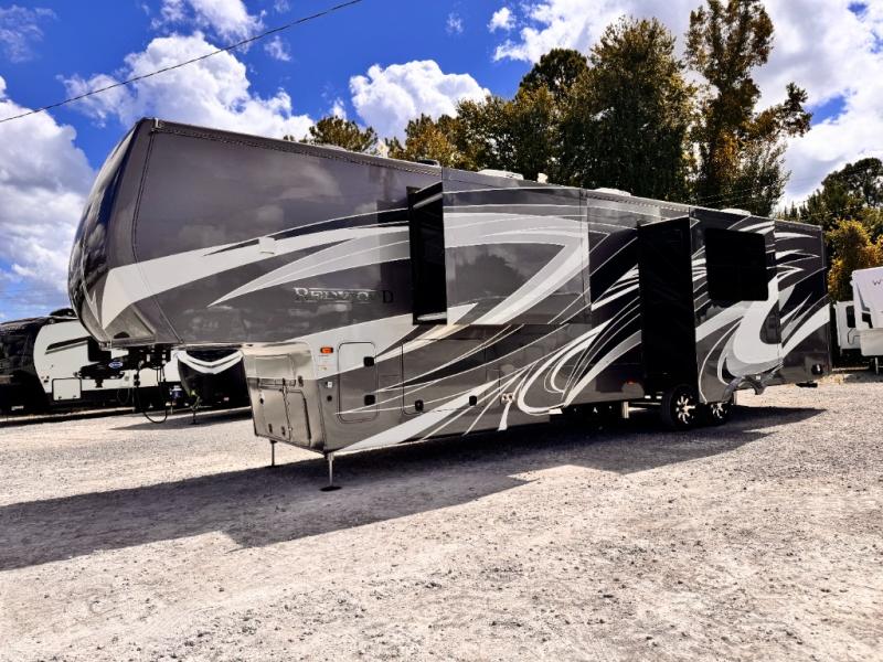 2025 Redwood RV Redwood 4001LK photo 3