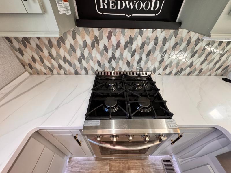 2025 Redwood RV Redwood 4001LK photo 18