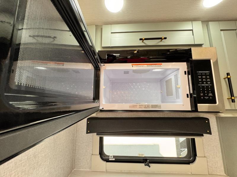 2025 Redwood RV Redwood 4001LK photo 40