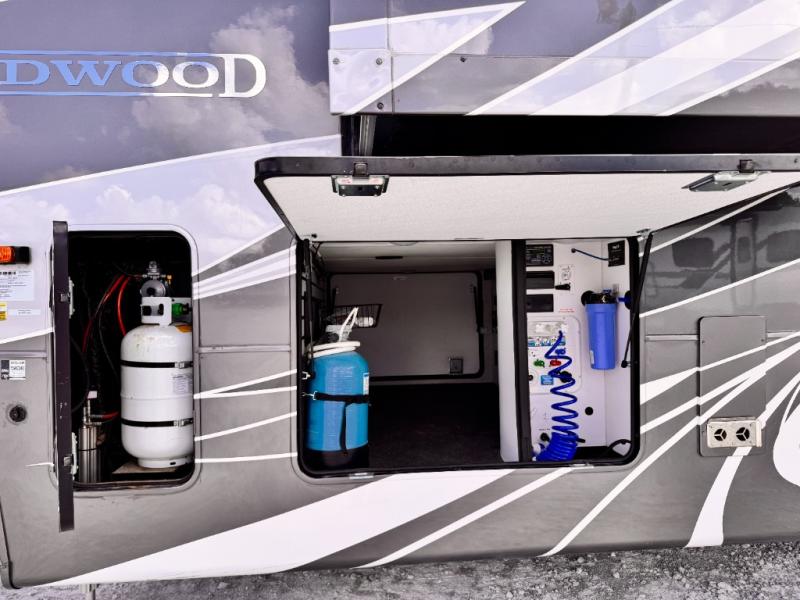 2025 Redwood RV Redwood 4001LK photo 45