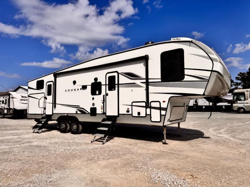 2025 Keystone RV Cougar Half-Ton 32BHS photo 1