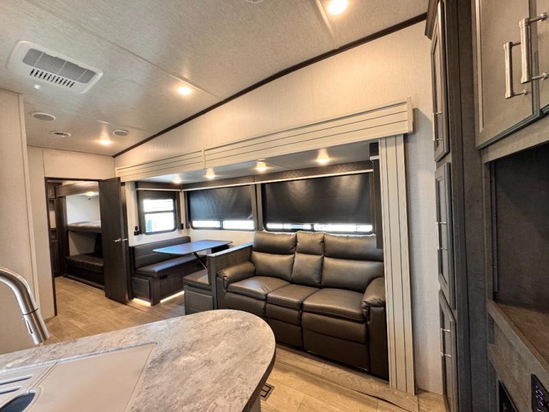 2025 Keystone RV Cougar Half-Ton 32BHS photo 9