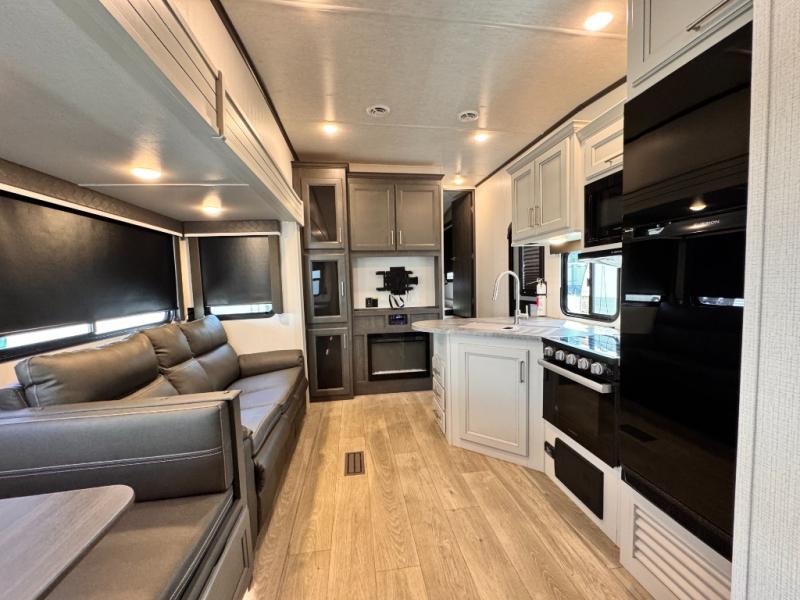 2025 Keystone RV Cougar Half-Ton 32BHS photo 13