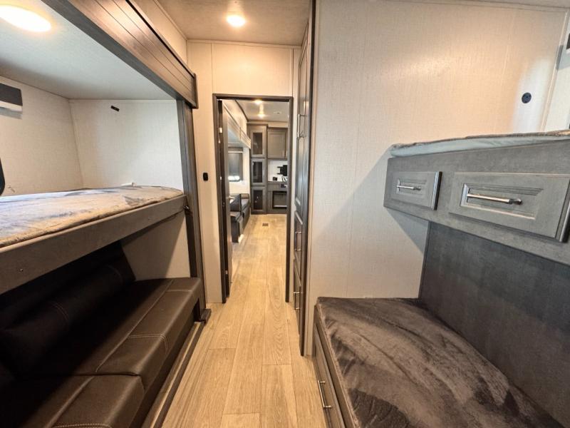 2025 Keystone RV Cougar Half-Ton 32BHS photo 24