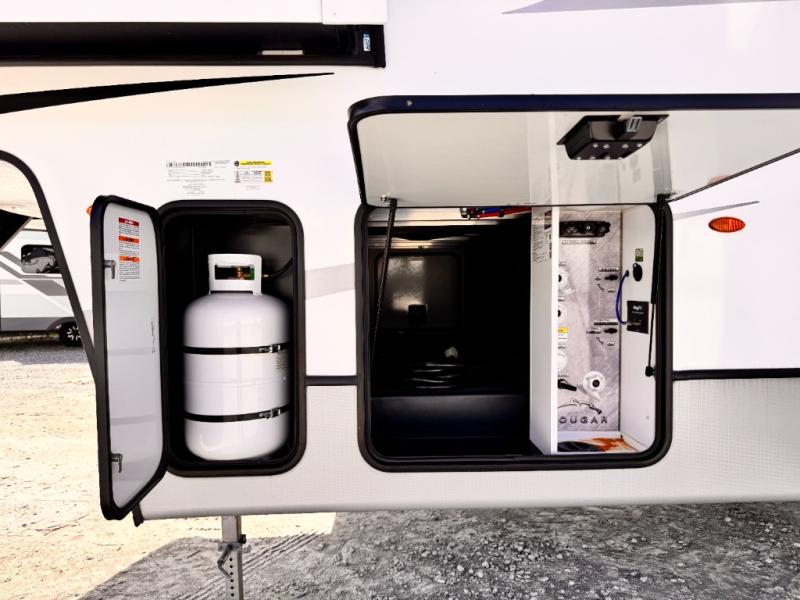 2025 Keystone RV Cougar Half-Ton 32BHS photo 44