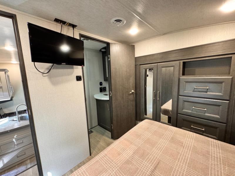 2025 Keystone RV Cougar Half-Ton 32BHS photo 30
