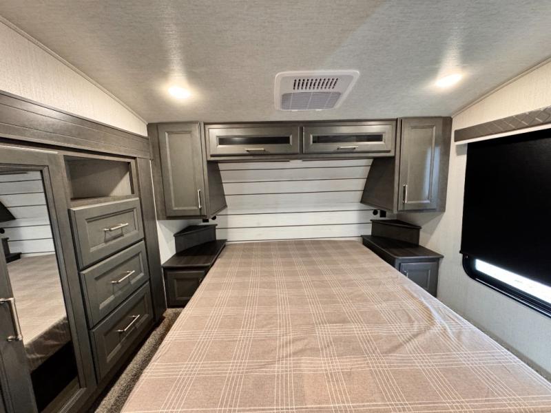 2025 Keystone RV Cougar Half-Ton 32BHS photo 31