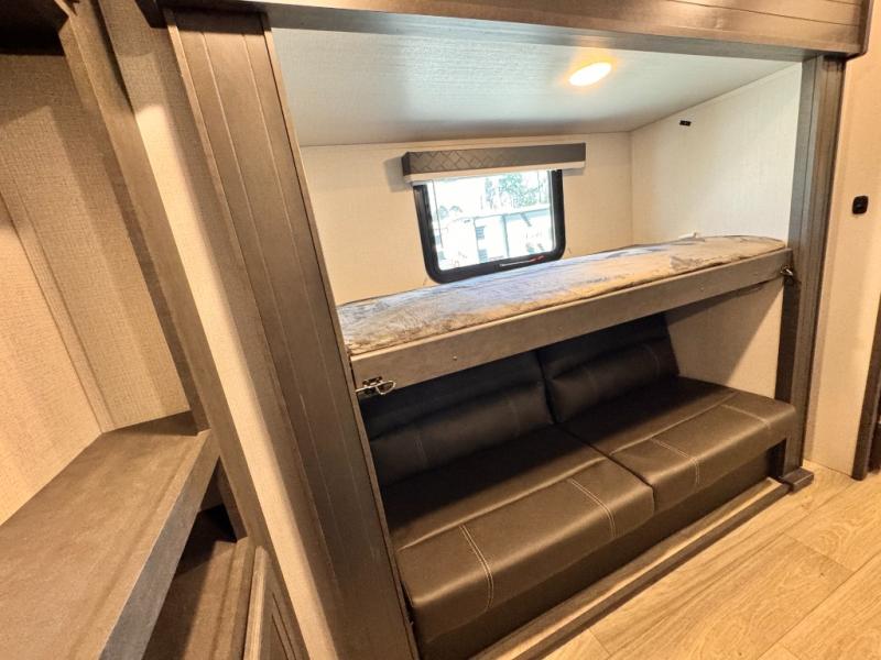 2025 Keystone RV Cougar Half-Ton 32BHS photo 23