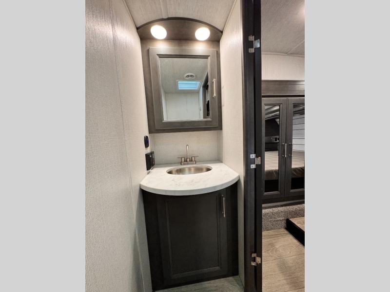 2025 Keystone RV Cougar Half-Ton 32BHS photo 35