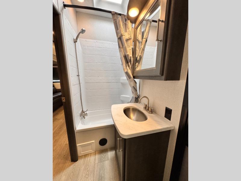 2025 Keystone RV Cougar Half-Ton 32BHS photo 37