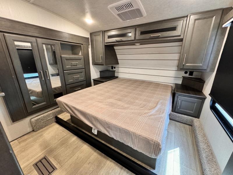 2025 Keystone RV Cougar Half-Ton 32BHS photo 27