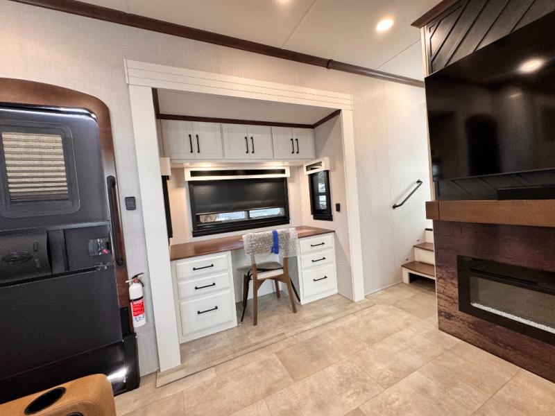 2025 Forest River RV RiverStone 421FK photo 11