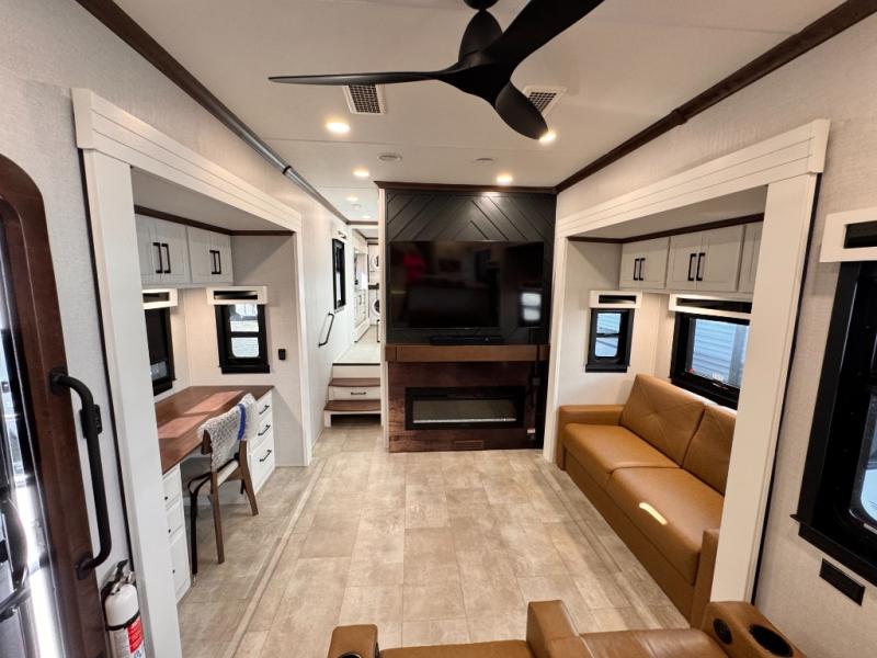 2025 Forest River RV RiverStone 421FK photo 15