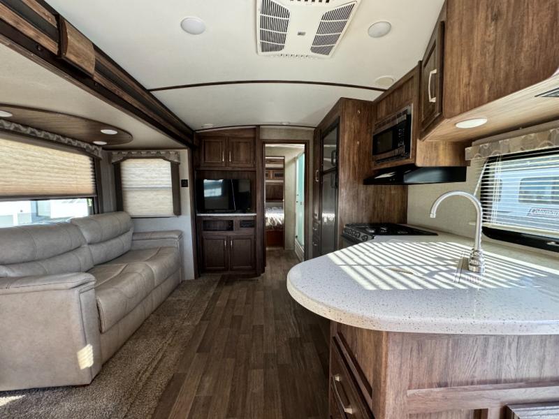 2018 Keystone RV Cougar X-Lite 28RLS photo 5