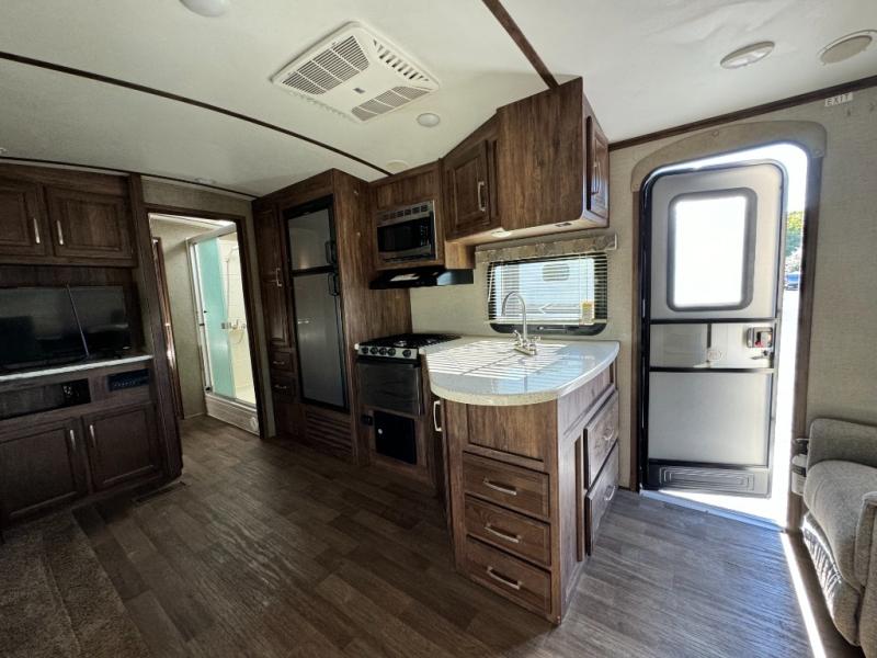 2018 Keystone RV Cougar X-Lite 28RLS photo 8
